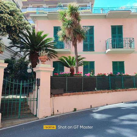 Villa Arcobaleno Rondò Garibaldi Sanremo Exterior foto