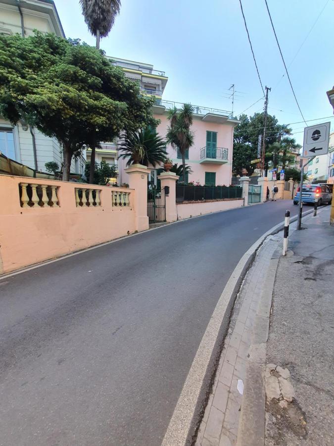 Villa Arcobaleno Rondò Garibaldi Sanremo Exterior foto