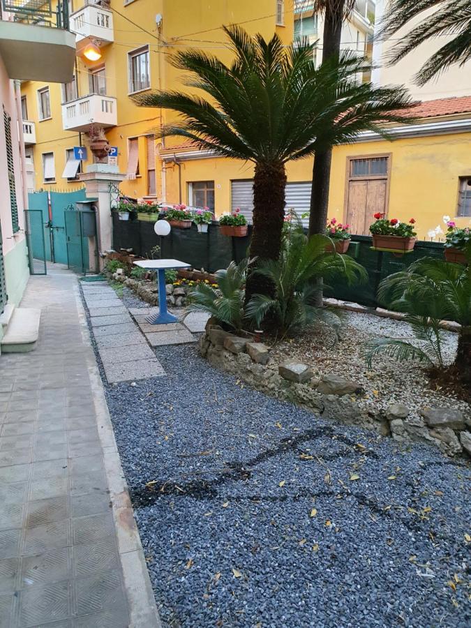 Villa Arcobaleno Rondò Garibaldi Sanremo Exterior foto
